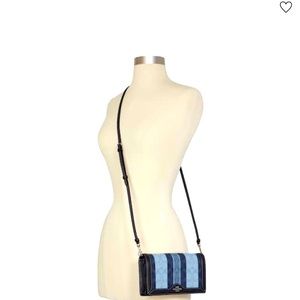 NEW AND NO LONGER IN STOCK AUTHENTIC COACH SHOULDER BAG VERY CUTE BNNWWT